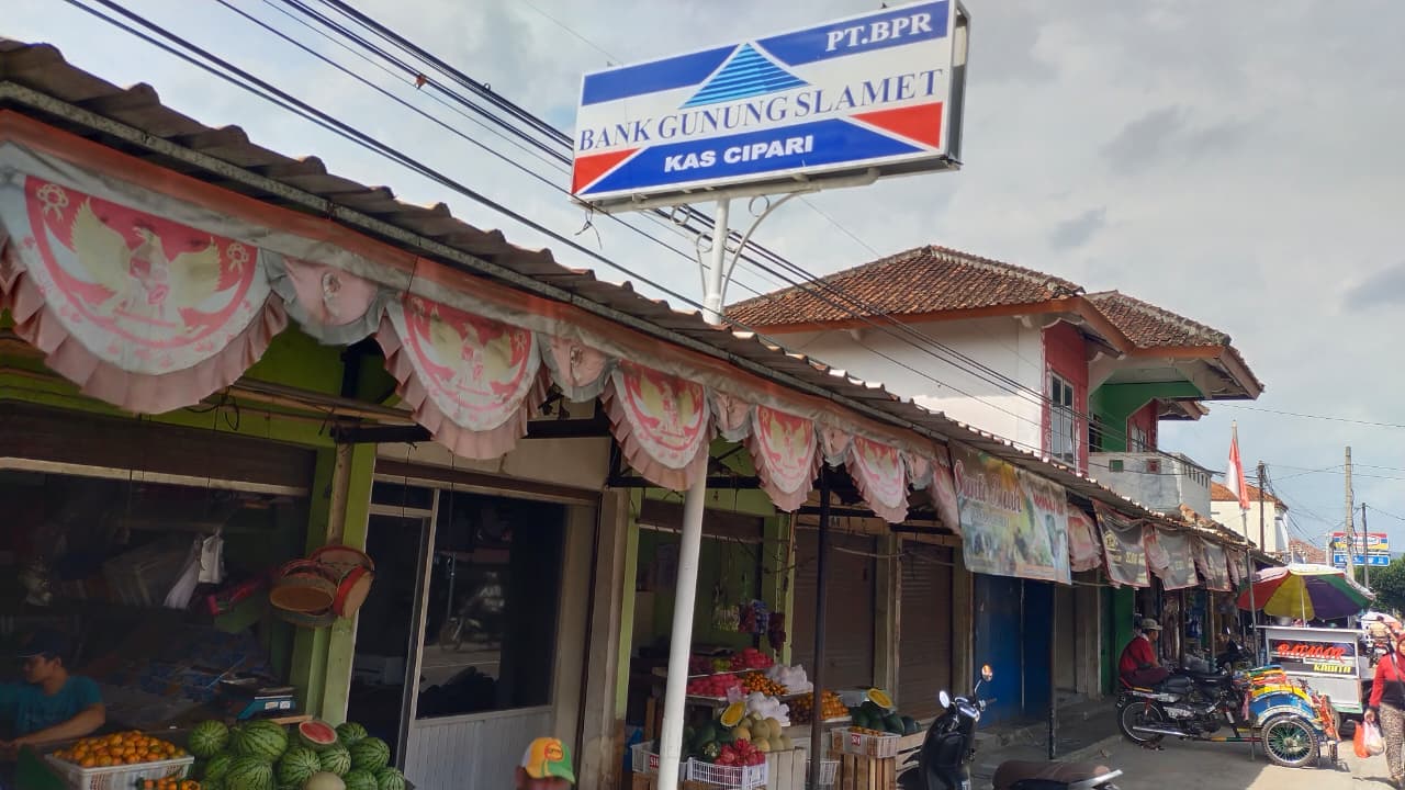 PT. BPR Gunung Slamet Kantor Kas Cipari